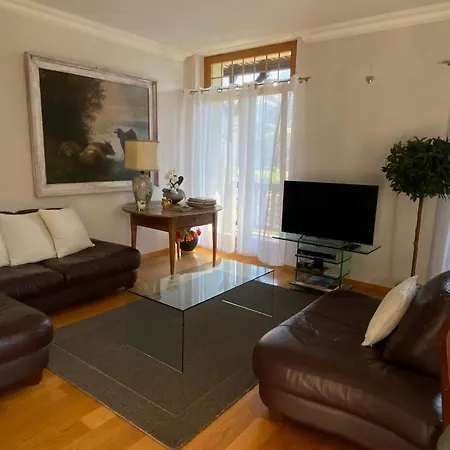 Cozy Swiss Getaway With Mountain Views *