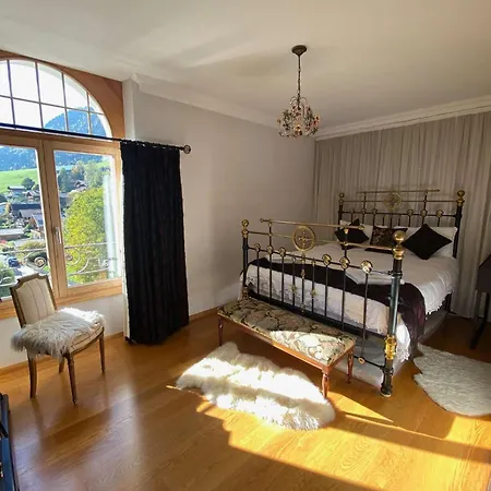 Cozy Swiss Getaway With Mountain Views Lägenhet
