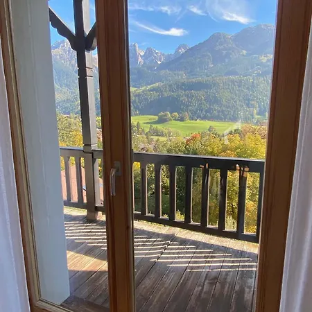 Apartment Cozy Swiss Getaway With Mountain Views Chateau-d'Oex