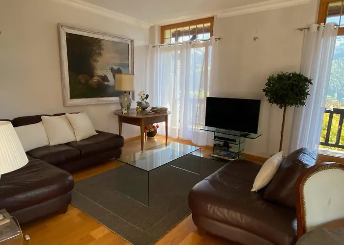 Cozy Swiss Getaway With Mountain Views *