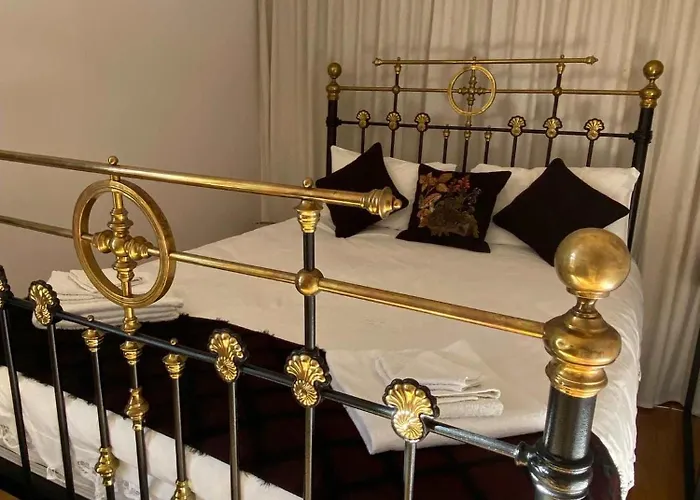 Cozy Swiss Getaway With Mountain Views Appartamento